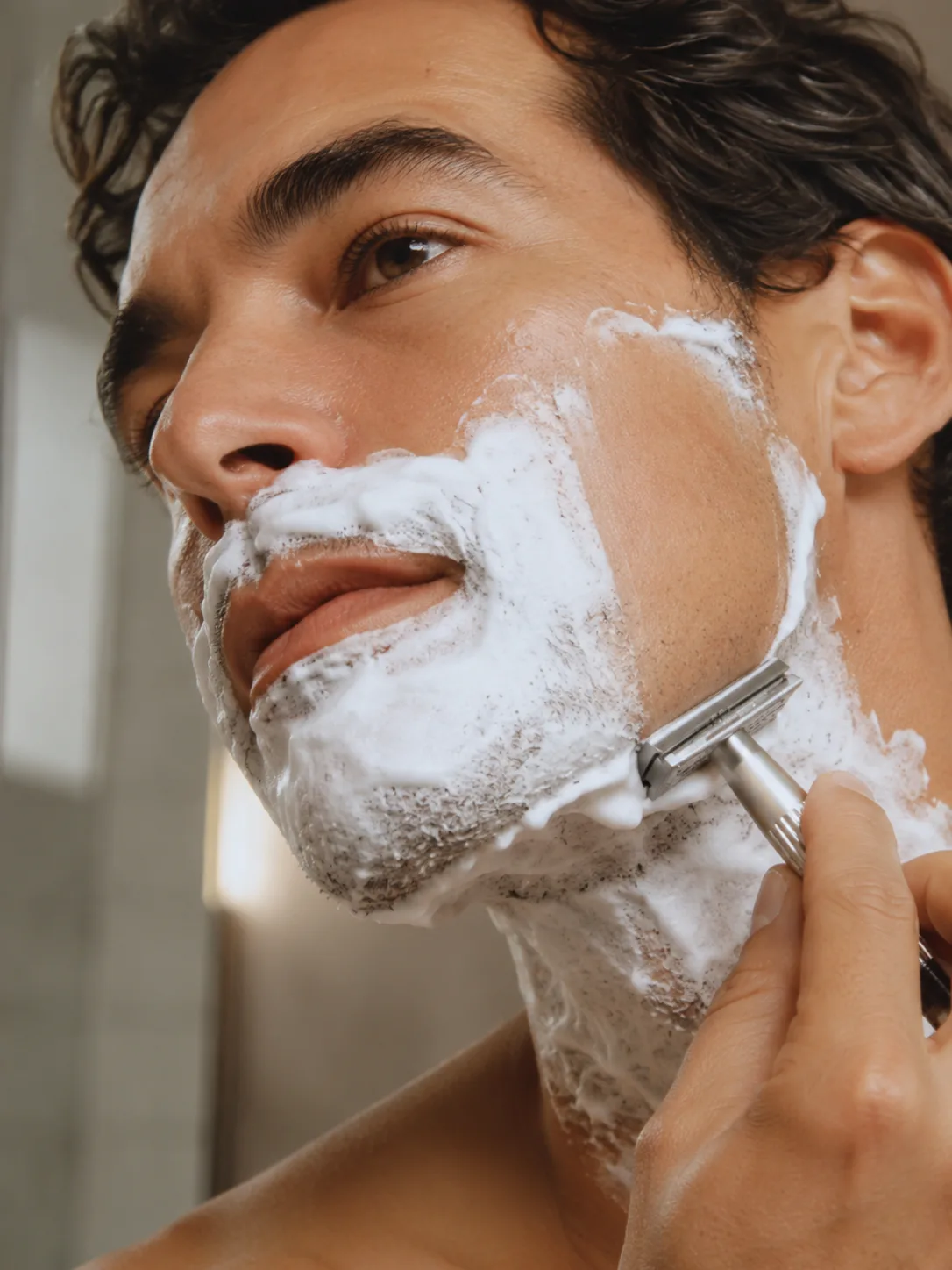 Mousse à raser Gillette, rasoir et spray Dove Men+Care
